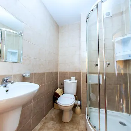 דירה Gallery Suites