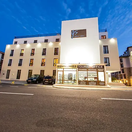 דירה Gallery Suites *
